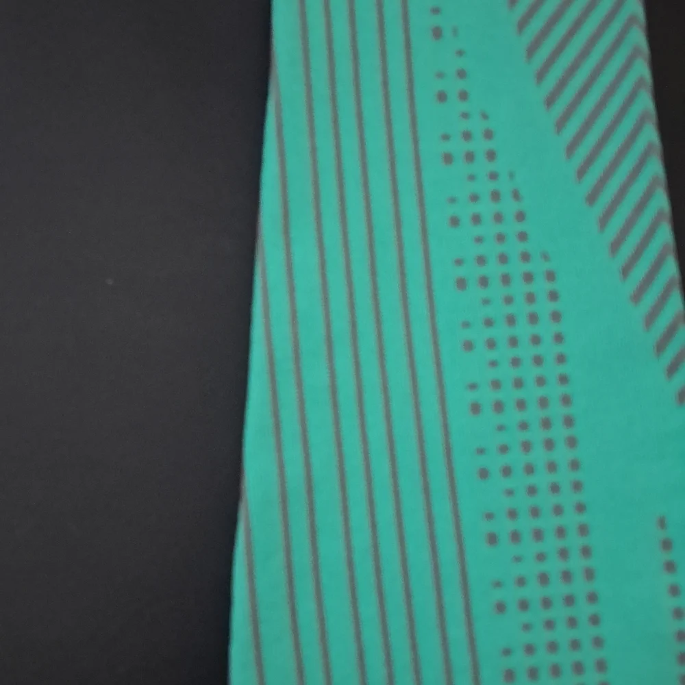 Fabletics Teal Striped High-Waisted Leggings NWOT Inseam approx 26.5 in - Picture 6 of 8